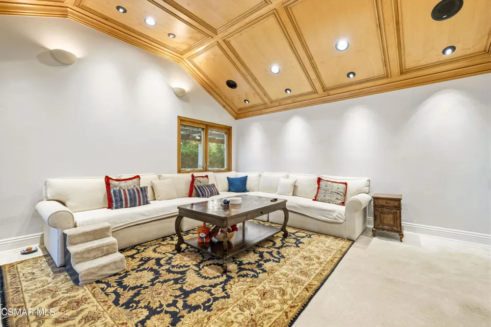 4901 Pathfinder Avenue Westlake Village, CA 91362