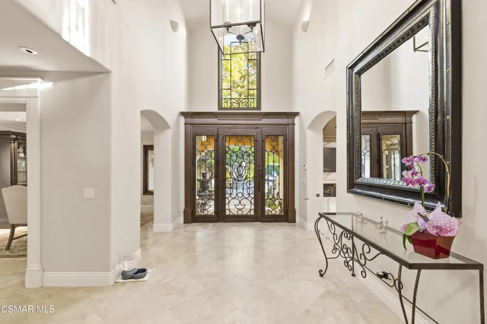 4901 Pathfinder Avenue Westlake Village, CA 91362