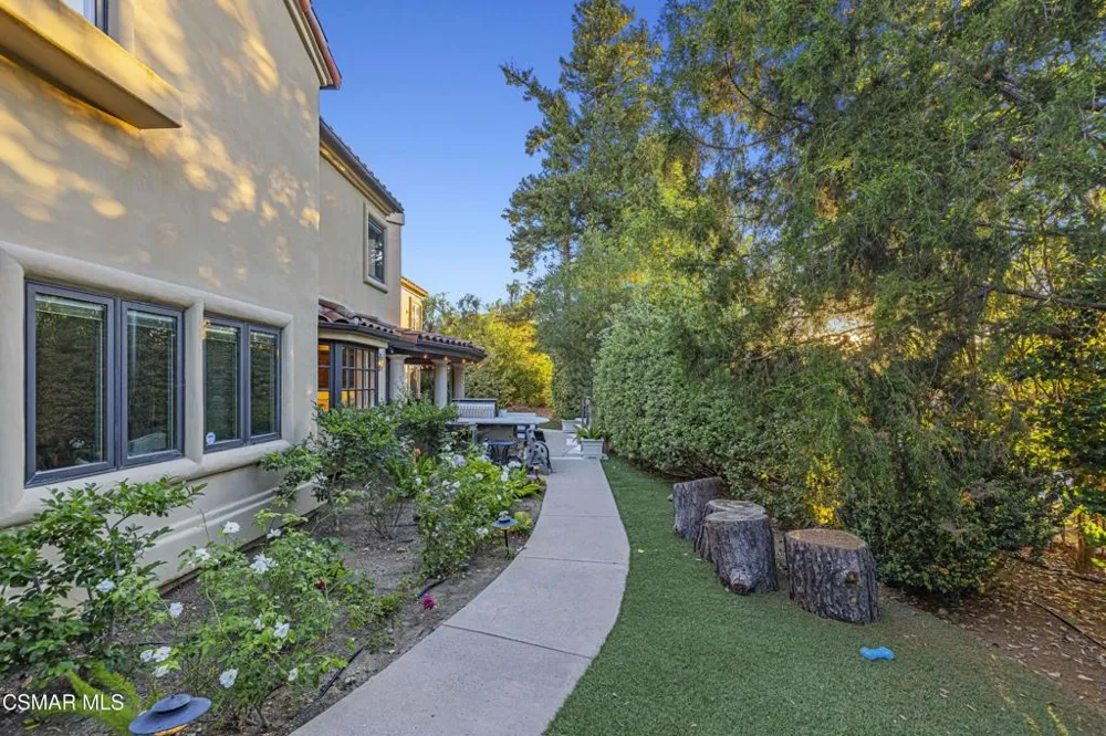 4901 Pathfinder Avenue Westlake Village, CA 91362