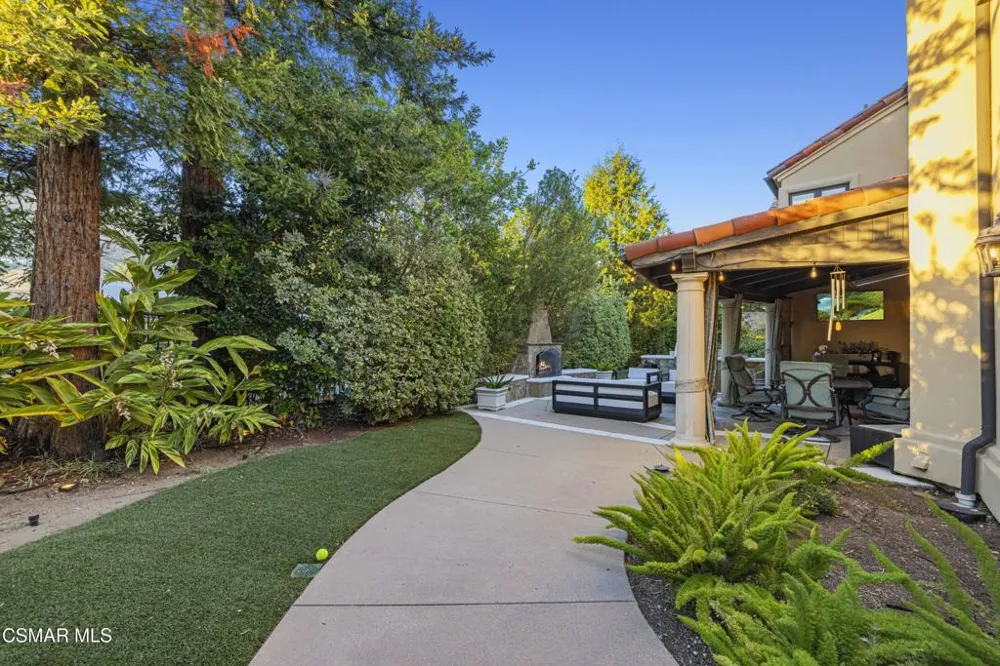 4901 Pathfinder Avenue Westlake Village, CA 91362