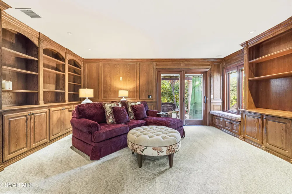 4901 Pathfinder Avenue Westlake Village, CA 91362