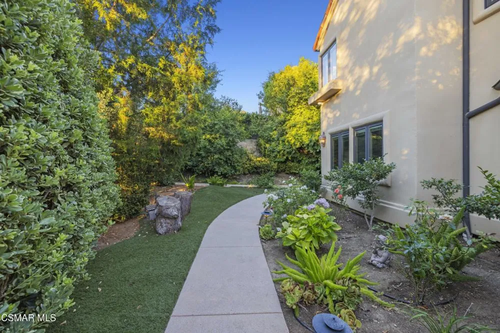 4901 Pathfinder Avenue Westlake Village, CA 91362