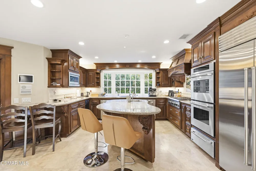 4901 Pathfinder Avenue Westlake Village, CA 91362