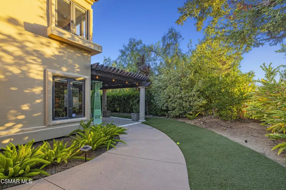 4901 Pathfinder Avenue Westlake Village, CA 91362