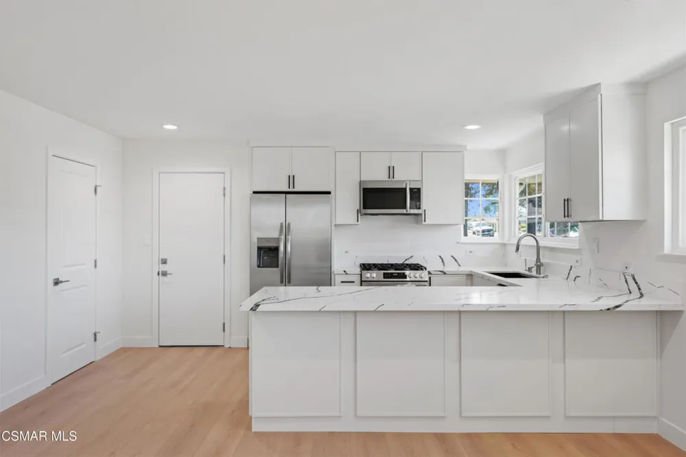 15 Teasdale Street Thousand Oaks, CA 91360