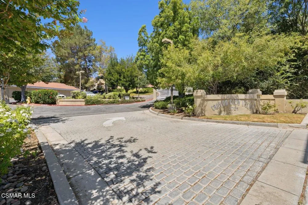 2731 Erringer Road #17 Simi Valley, CA 93065