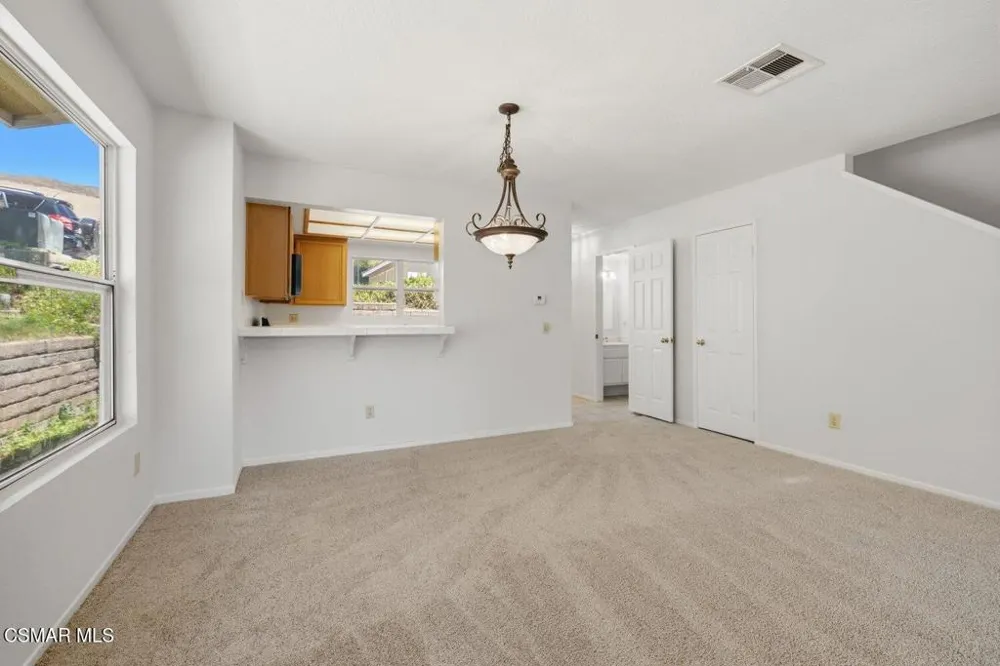 2731 Erringer Road #17 Simi Valley, CA 93065