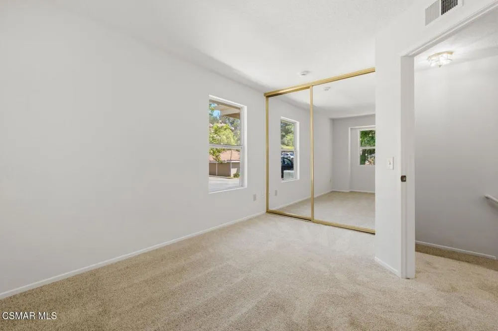 2731 Erringer Road #17 Simi Valley, CA 93065