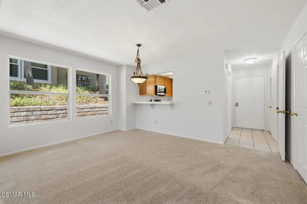 2731 Erringer Road #17 Simi Valley, CA 93065