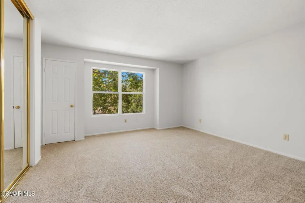 2731 Erringer Road #17 Simi Valley, CA 93065