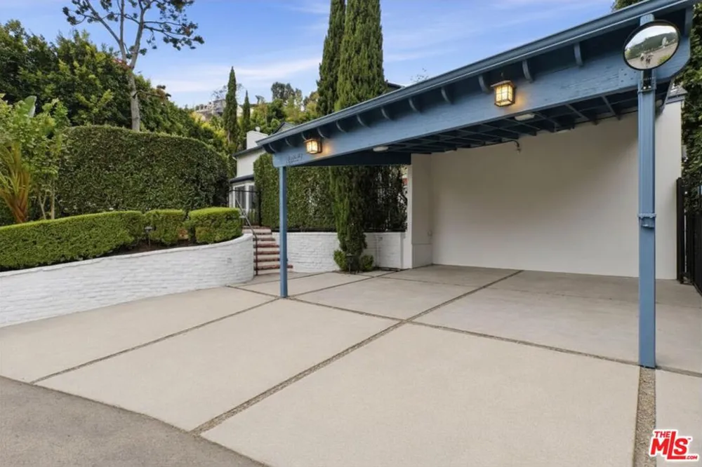8809 Evanview Drive Los Angeles, CA 90069
