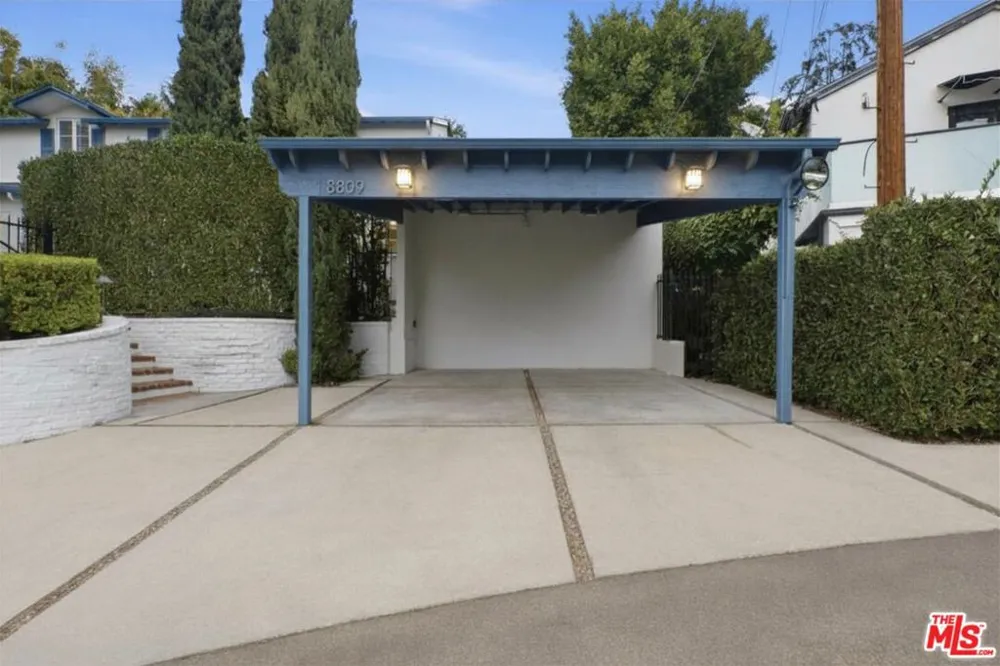 8809 Evanview Drive Los Angeles, CA 90069