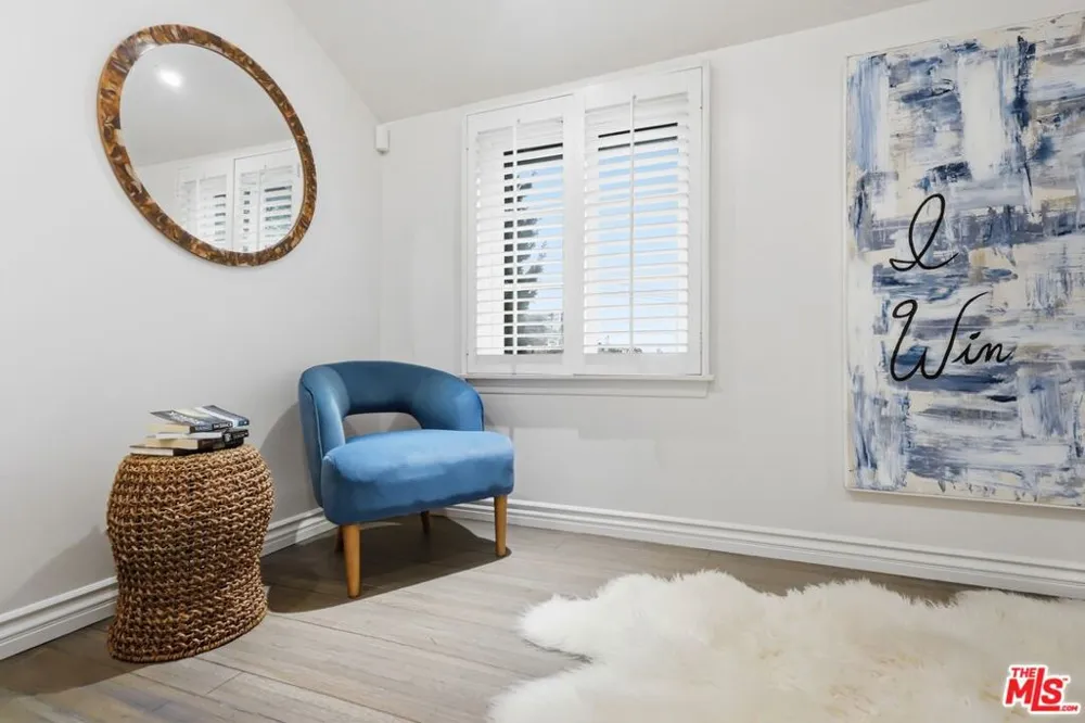 8809 Evanview Drive Los Angeles, CA 90069