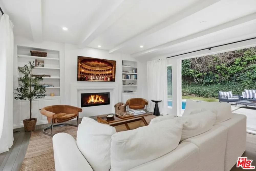8809 Evanview Drive Los Angeles, CA 90069