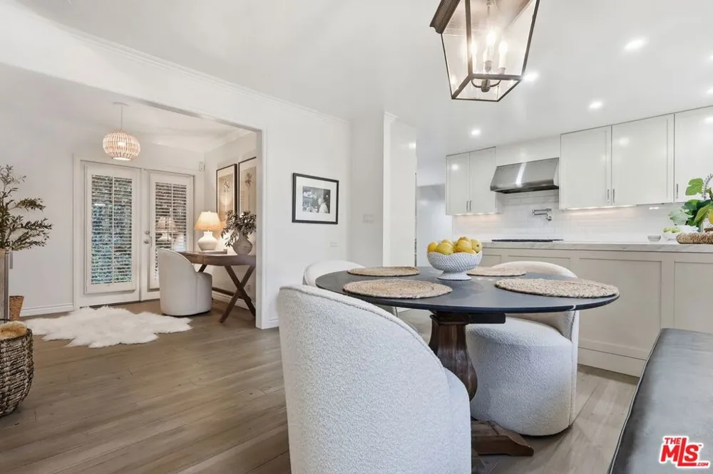 8809 Evanview Drive Los Angeles, CA 90069