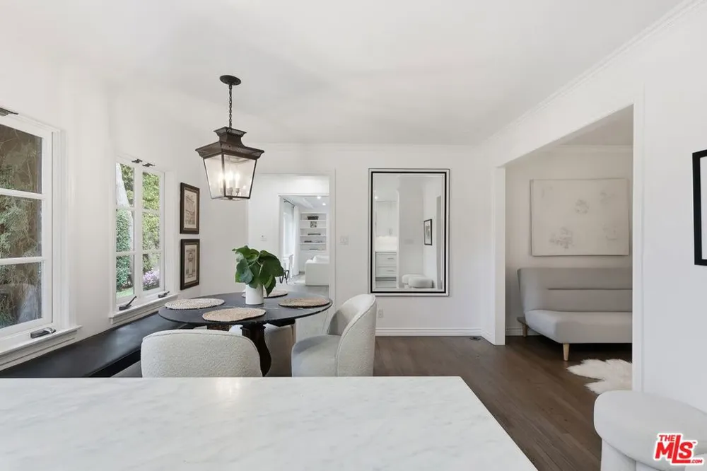 8809 Evanview Drive Los Angeles, CA 90069