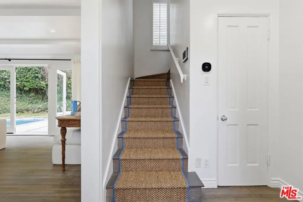 8809 Evanview Drive Los Angeles, CA 90069