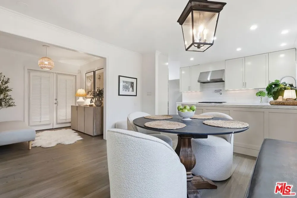 8809 Evanview Drive Los Angeles, CA 90069