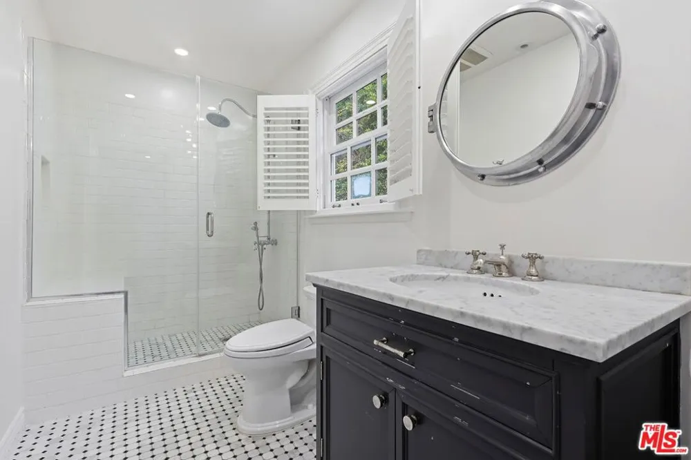 8809 Evanview Drive Los Angeles, CA 90069