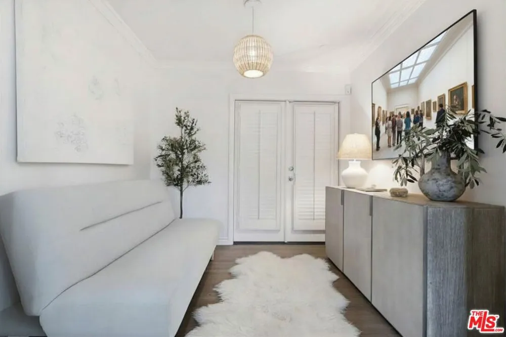 8809 Evanview Drive Los Angeles, CA 90069
