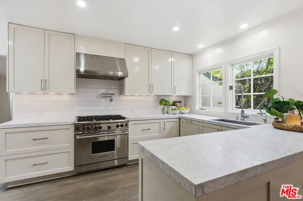 8809 Evanview Drive Los Angeles, CA 90069