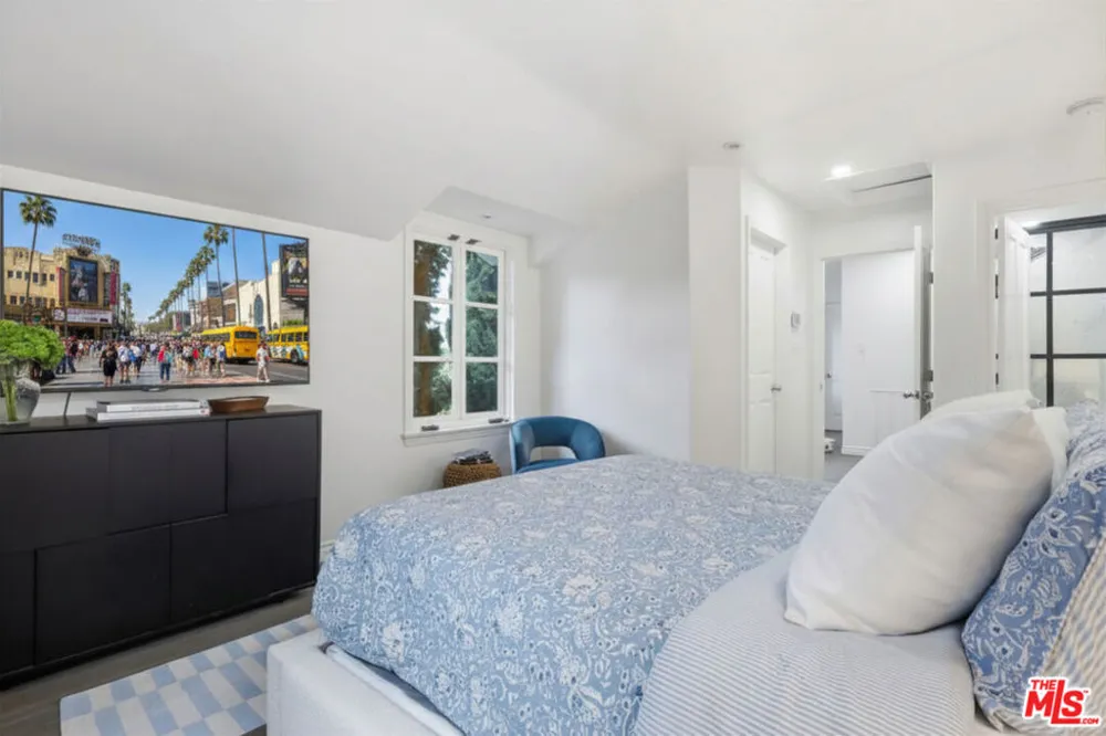 8809 Evanview Drive Los Angeles, CA 90069