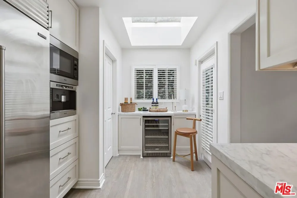 8809 Evanview Drive Los Angeles, CA 90069