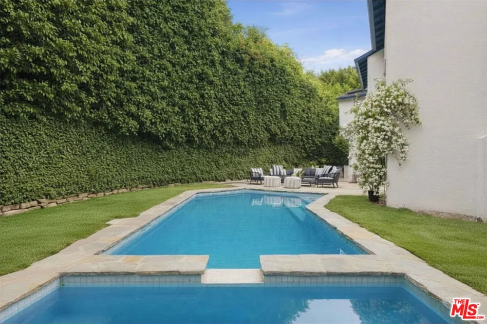 8809 Evanview Drive Los Angeles, CA 90069