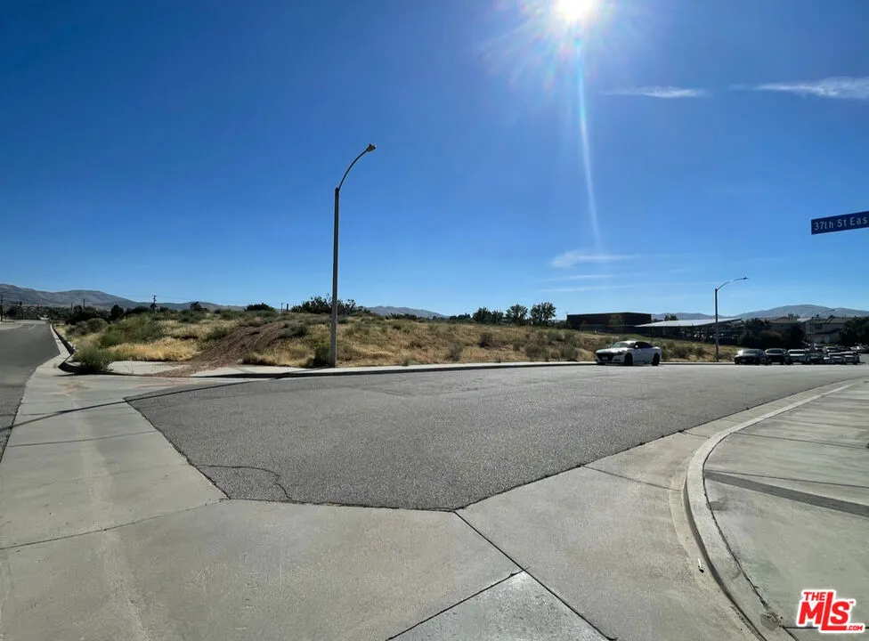 36409 E 37th Street Palmdale, CA 93550