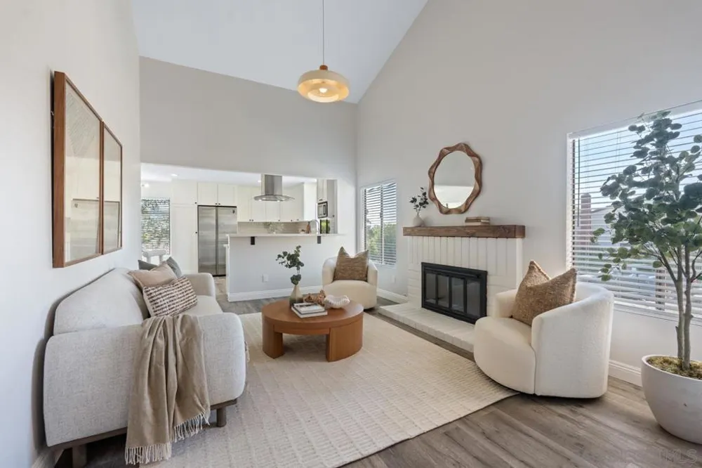 2053 Golden Circle Dr Escondido, CA 92026
