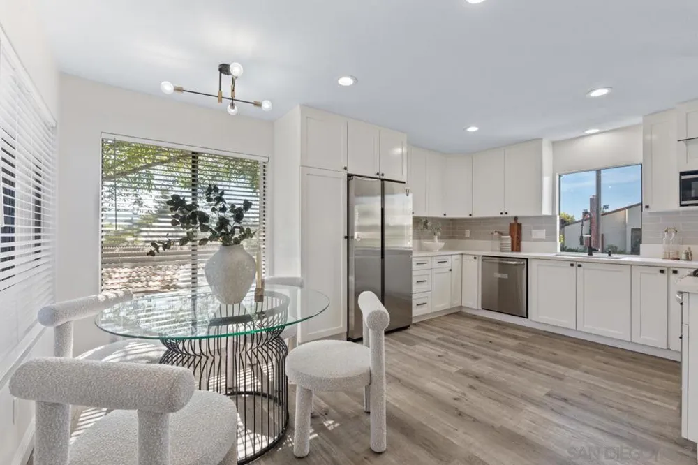 2053 Golden Circle Dr Escondido, CA 92026