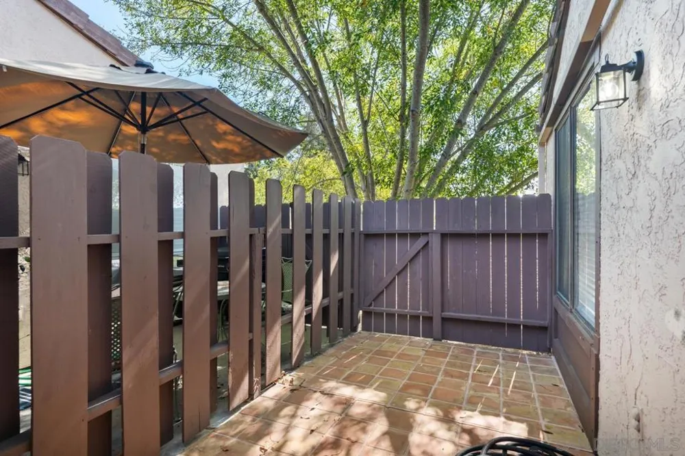 2053 Golden Circle Dr Escondido, CA 92026
