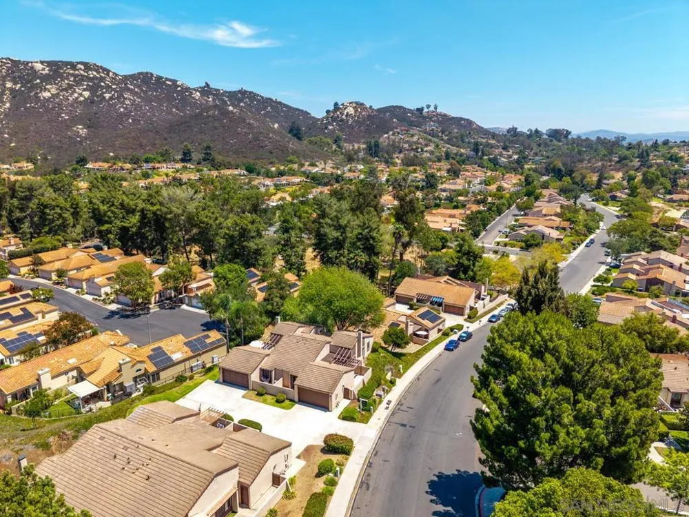 2053 Golden Circle Dr Escondido, CA 92026