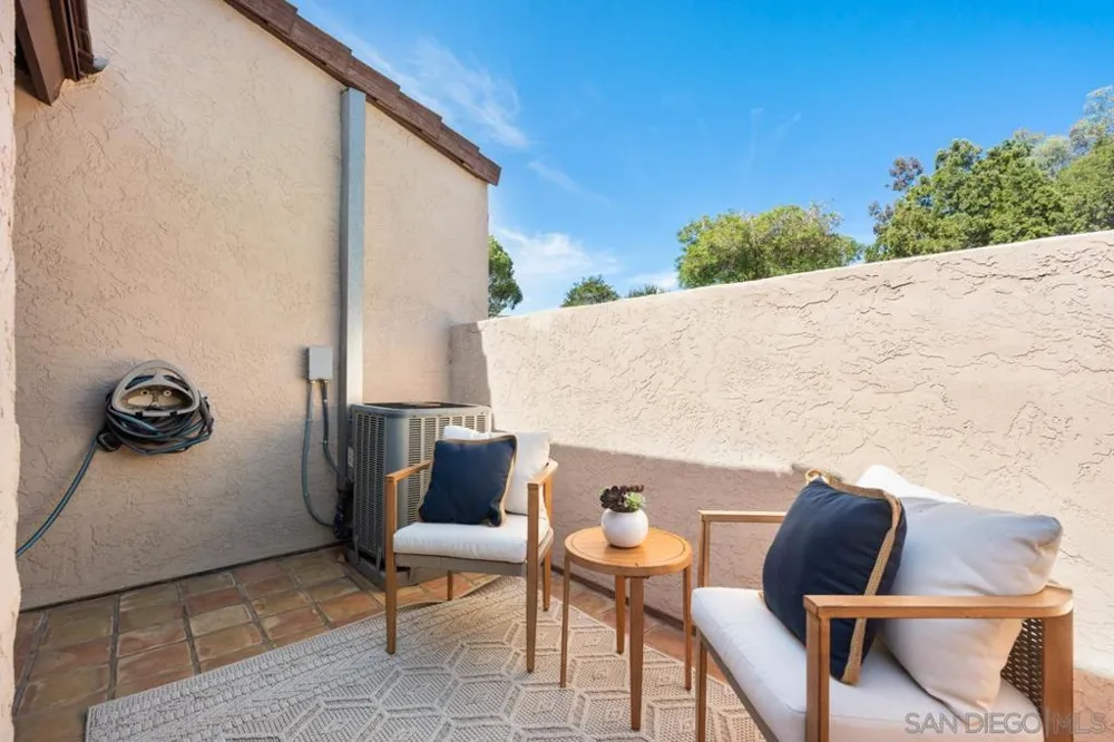 2053 Golden Circle Dr Escondido, CA 92026