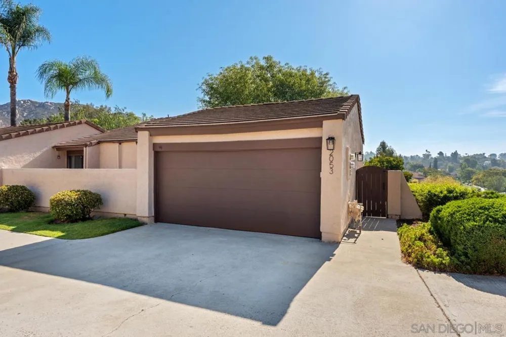 2053 Golden Circle Dr Escondido, CA 92026