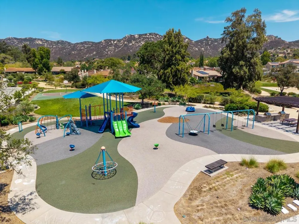 2053 Golden Circle Dr Escondido, CA 92026