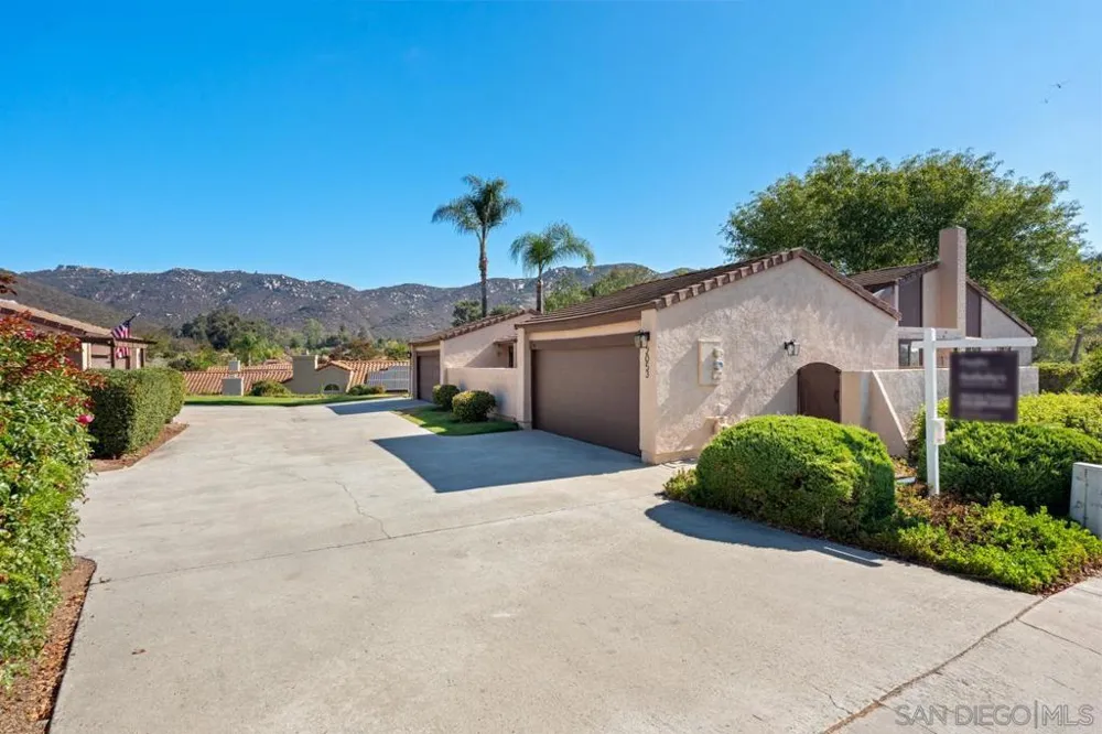 2053 Golden Circle Dr Escondido, CA 92026