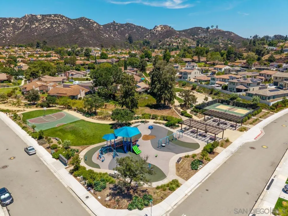 2053 Golden Circle Dr Escondido, CA 92026