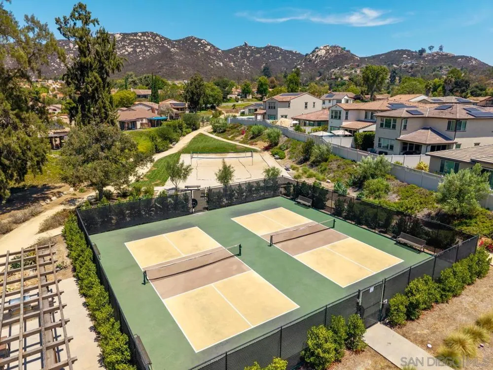 2053 Golden Circle Dr Escondido, CA 92026