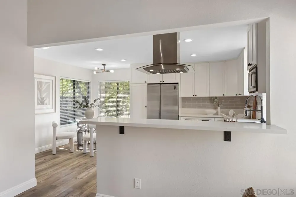 2053 Golden Circle Dr Escondido, CA 92026