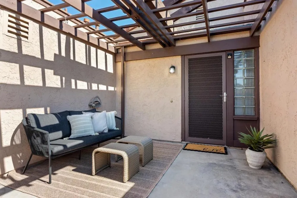 2053 Golden Circle Dr Escondido, CA 92026