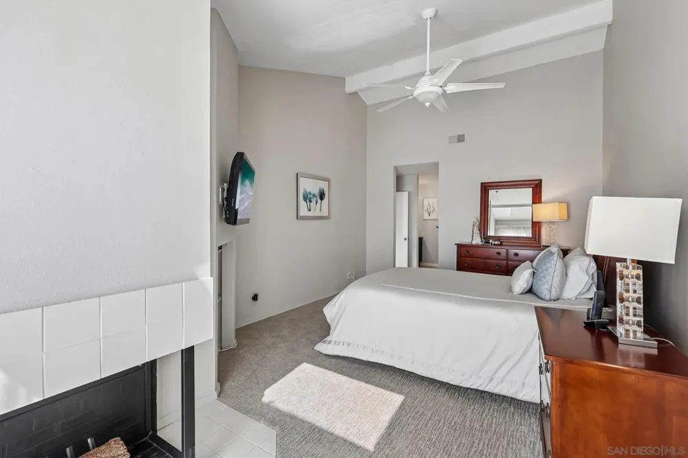 4885 Tinasa Way San Diego, CA 92124