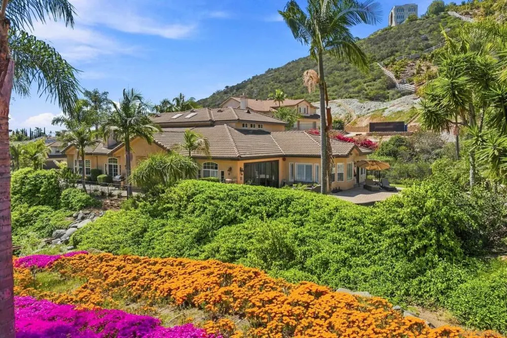 708 Vista Canyon Vista, CA 92084
