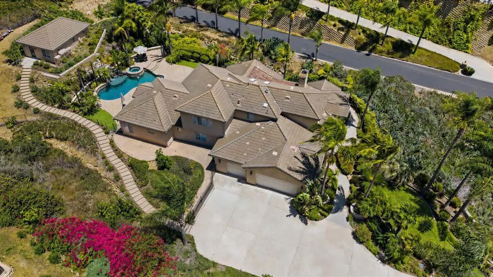 708 Vista Canyon Vista, CA 92084