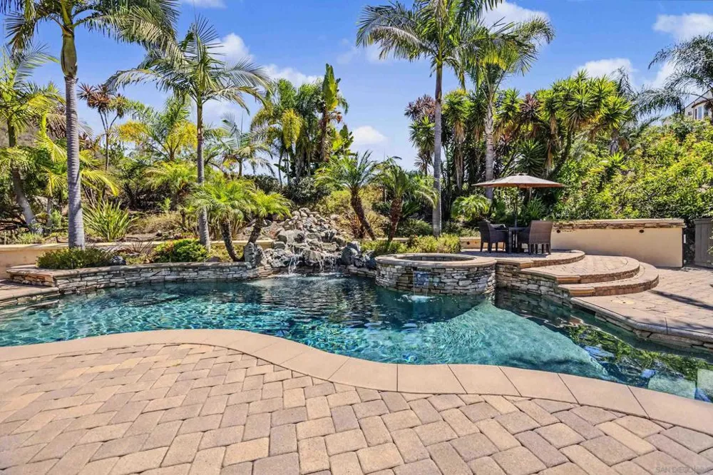 708 Vista Canyon Vista, CA 92084