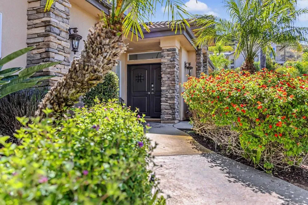 708 Vista Canyon Vista, CA 92084