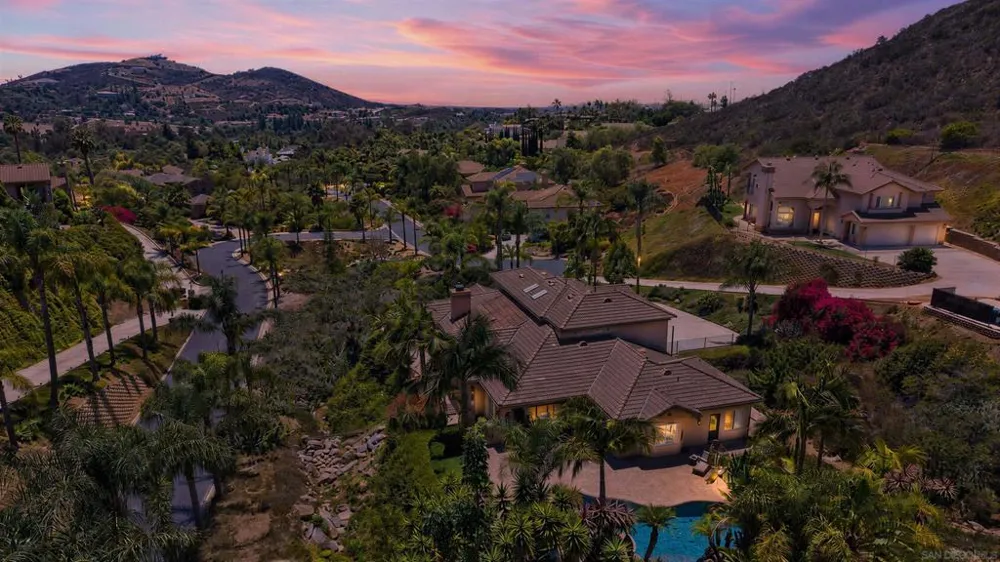 708 Vista Canyon Vista, CA 92084