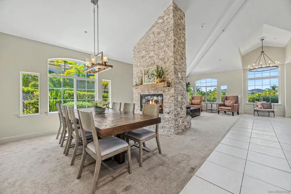 708 Vista Canyon Vista, CA 92084