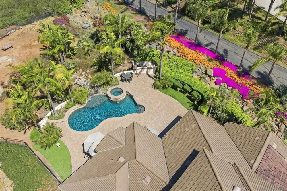 708 Vista Canyon Vista, CA 92084