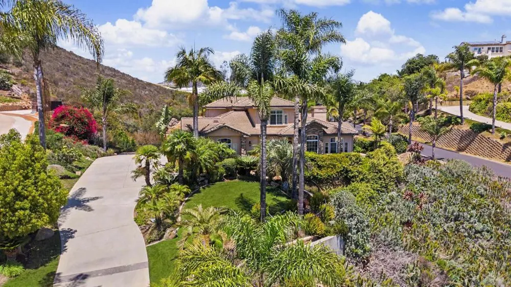 708 Vista Canyon Vista, CA 92084